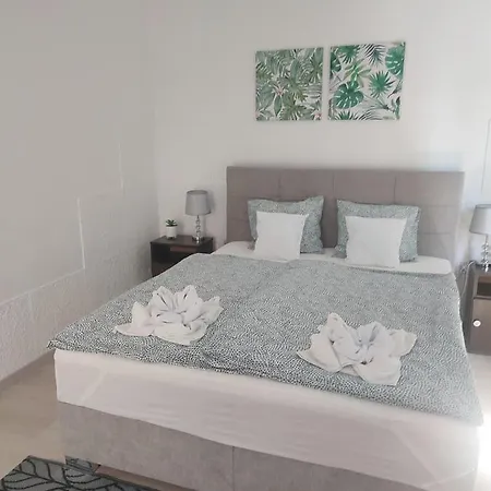 Veronika Guest house *